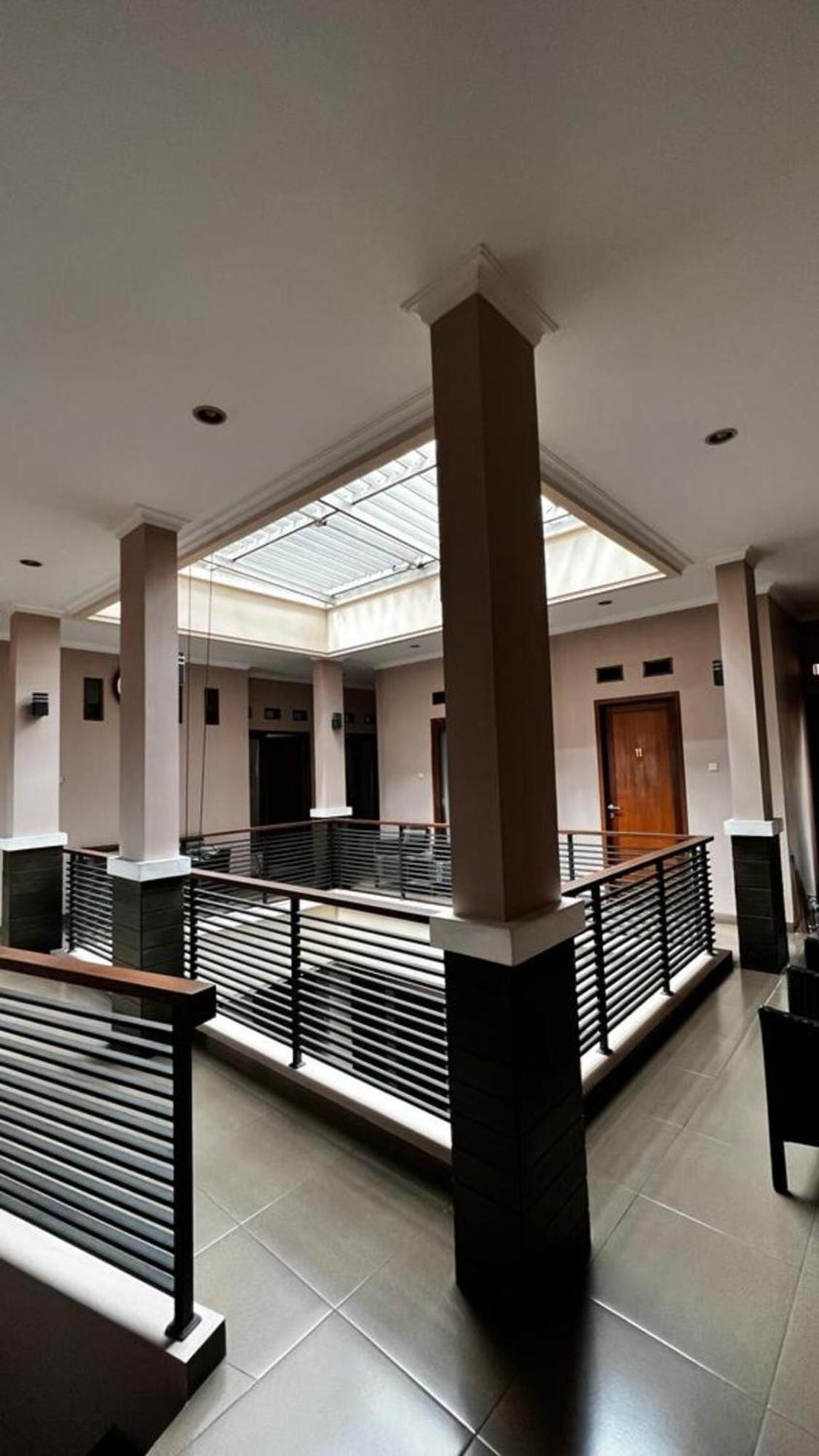 Hens Guesthouse Syariah Gadobangkong Exterior foto